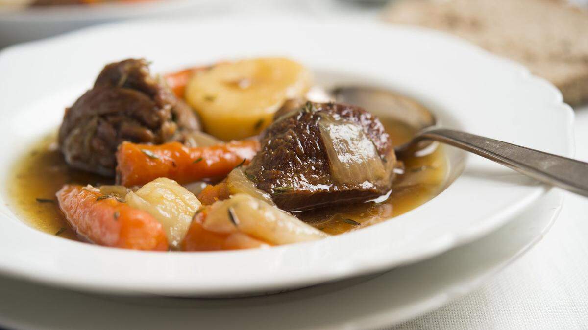 Irish Stew with lamb and potatoes provides comfort on cold evenings.