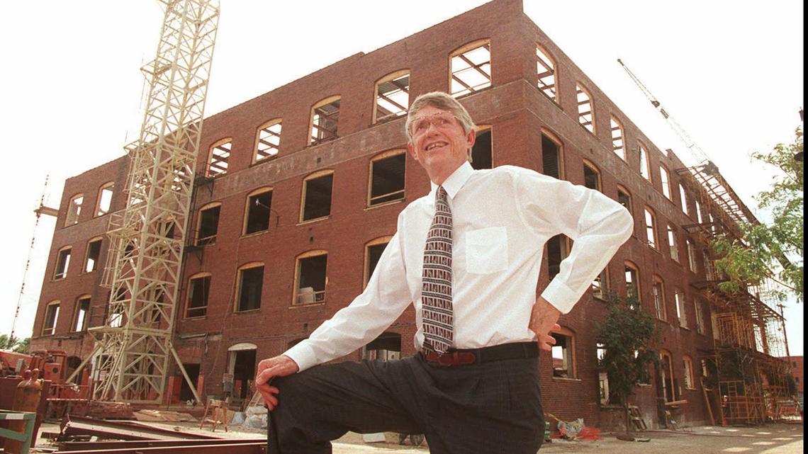 BIZ OLDTOWN DEBOER 1 081198