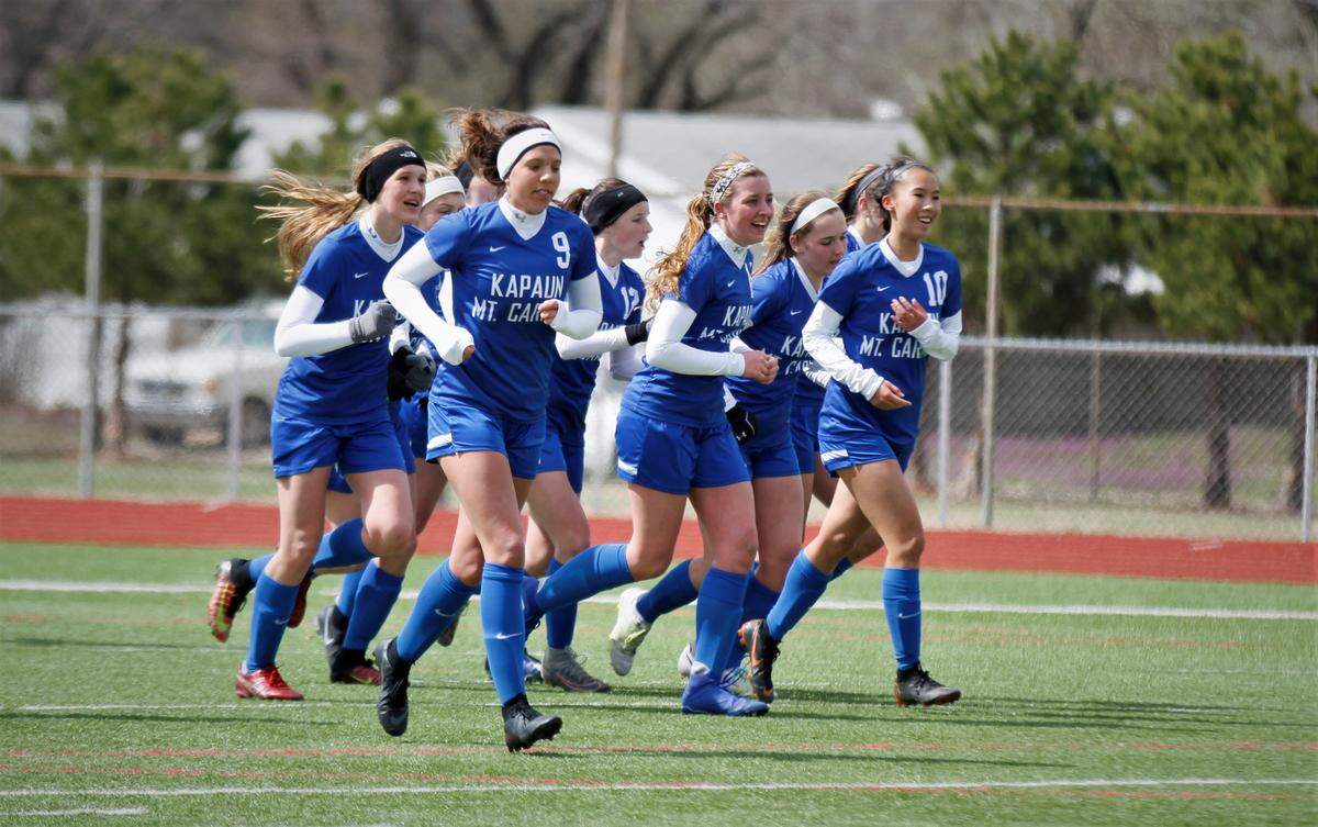 Kapaun girls soccer team