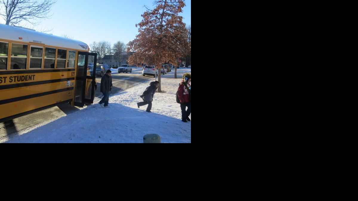 
Franklin Elementary students arrive at school. (Jan. 6, 2014)
