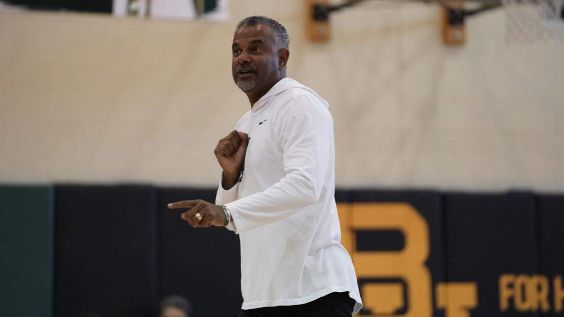 Baylor associate head coach Jerome Tang coaches at a Bears practice.