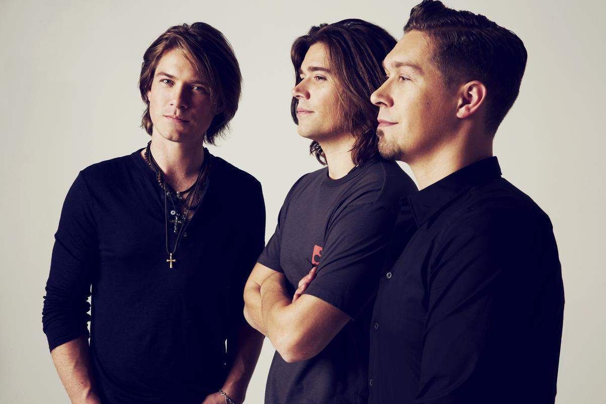 Hanson is performing at this year’s Kansas State Fair, and the middle brother Taylor is hosting a special after-party.