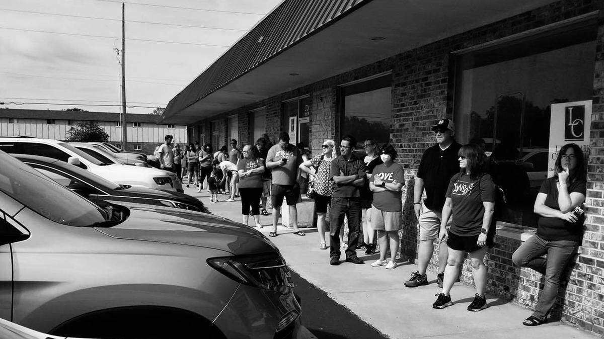 People started lining up outside DeFazio’s at 9:20 a.m. on Saturday after owner Pete DeFazio said he’d have a carryout sale from noon to 4 p.m.