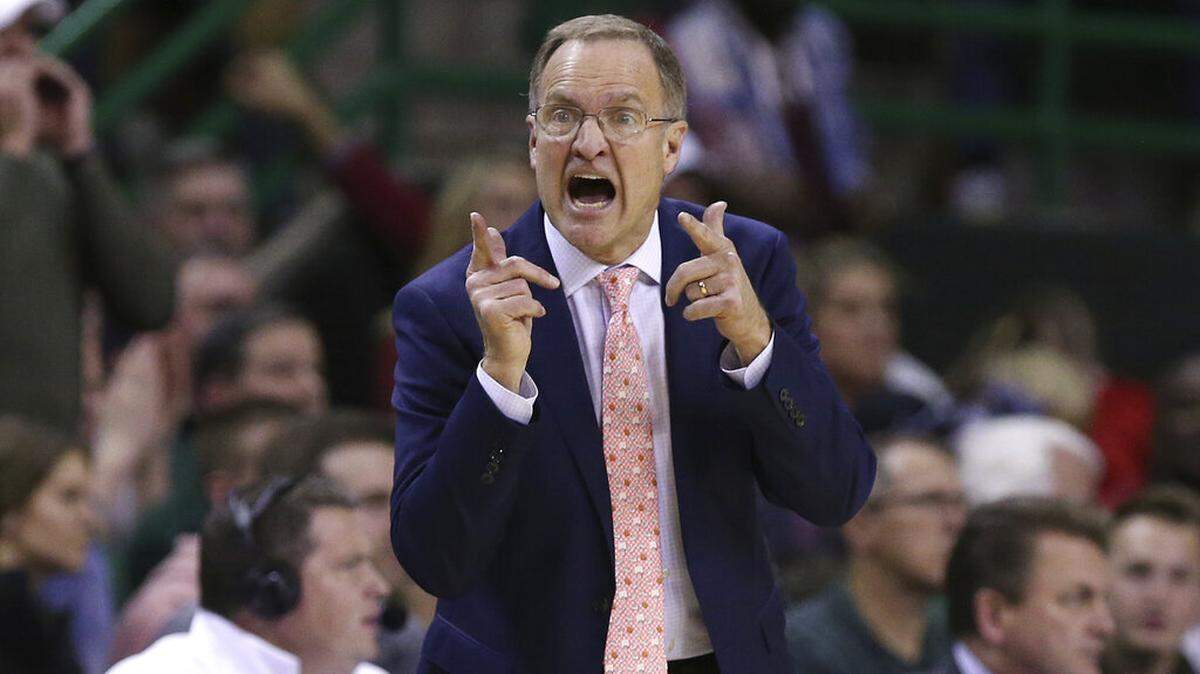 Oklahoma head coach Lon Kruger calls a play to his players in the second half of an NCAA college basketball game against Baylor Monday, Jan. 20, 2020, in Waco, Texas. (AP Photo/ Jerry Larson)