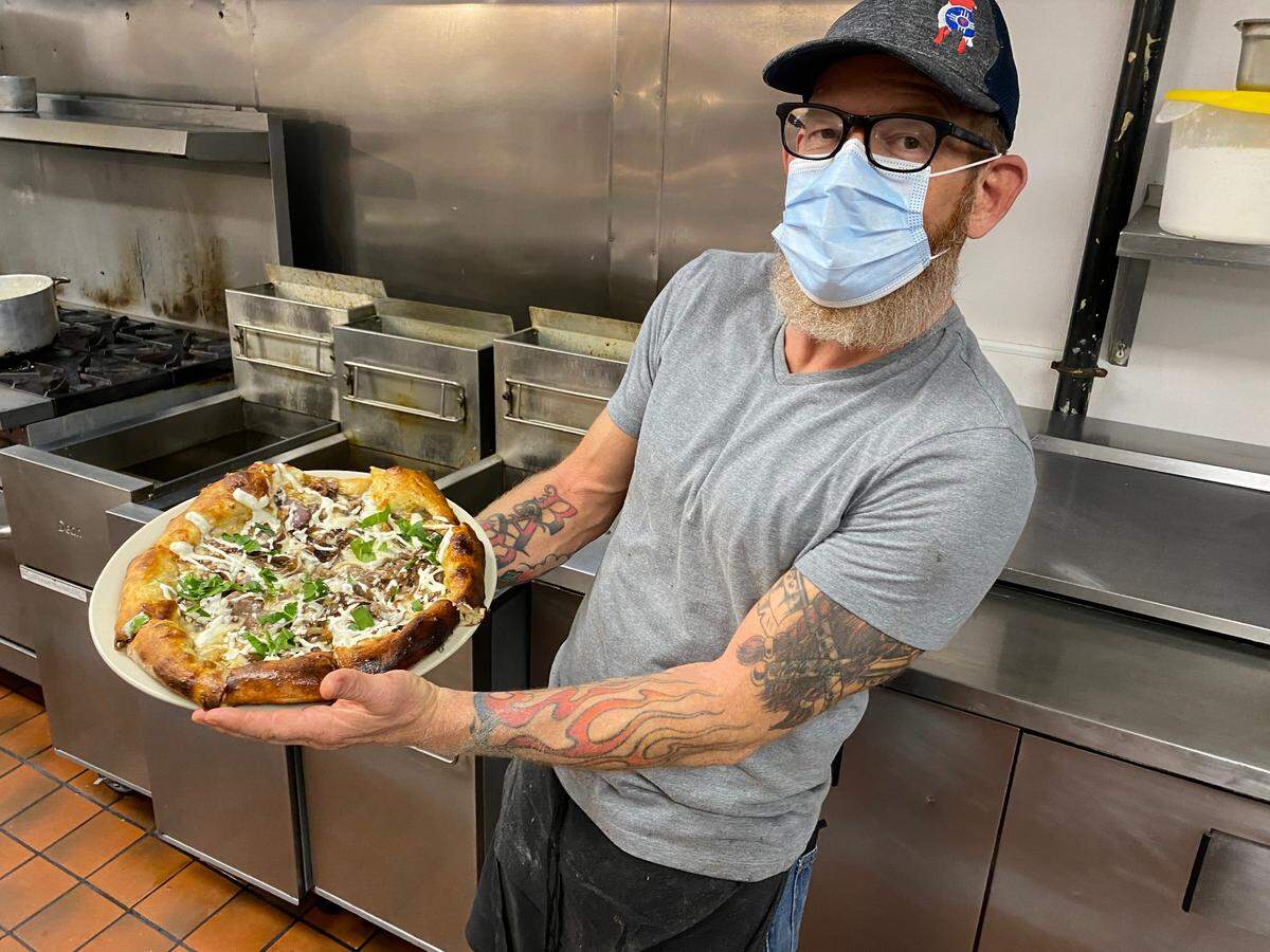 Brian Meredith, a longtme Doo-Dah Diner customer with a background in restaurant kitchens, will manage the diner’s new after-hours pizza business.