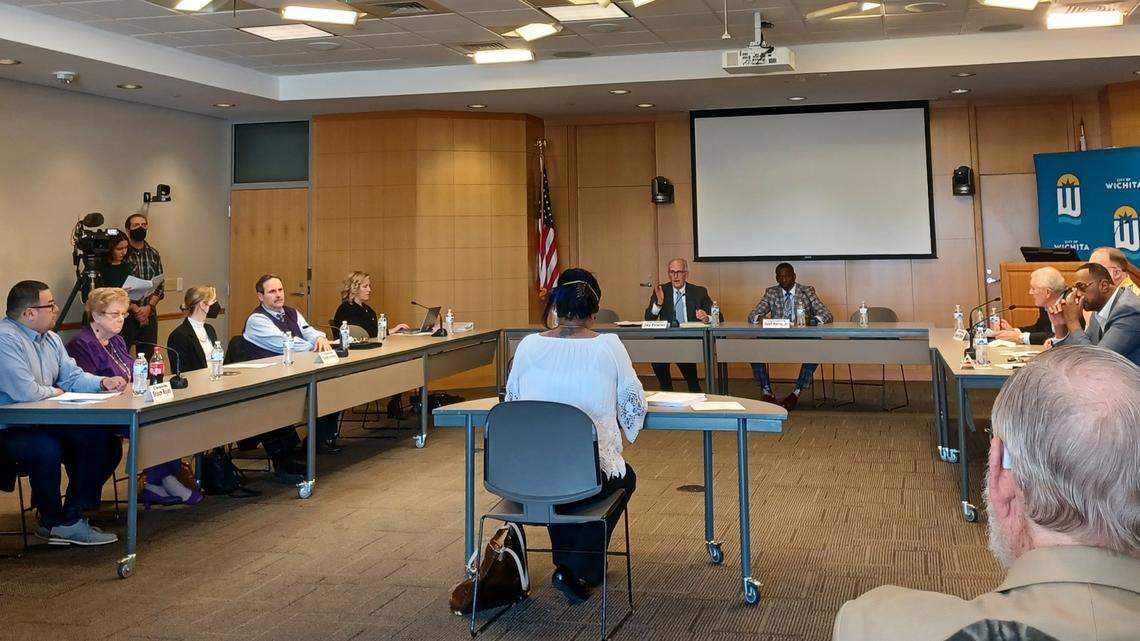 Citizen’s board continues talk about inappropriate messages sent by Wichita police