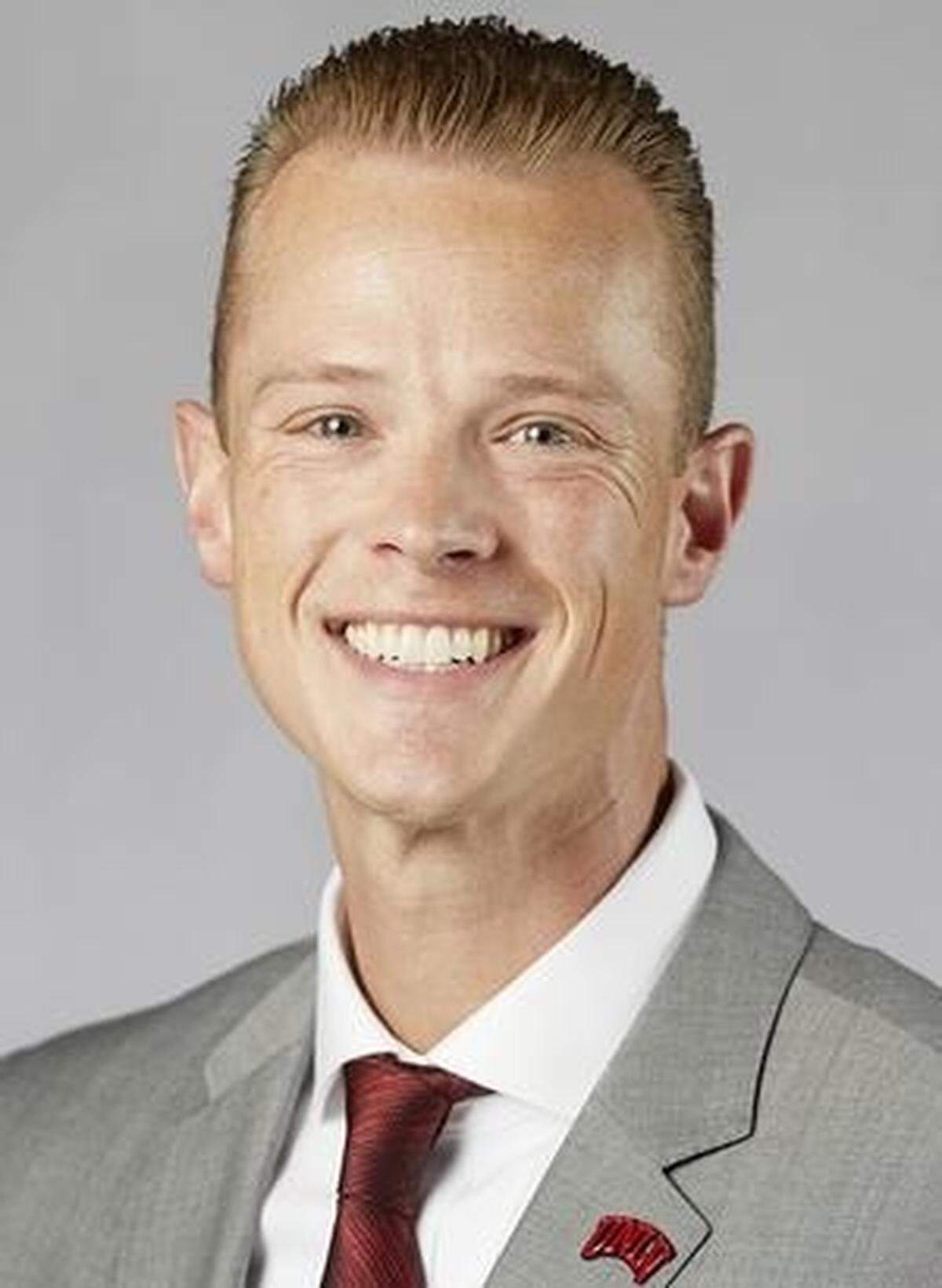 UNLV associate head coach Roman Owen