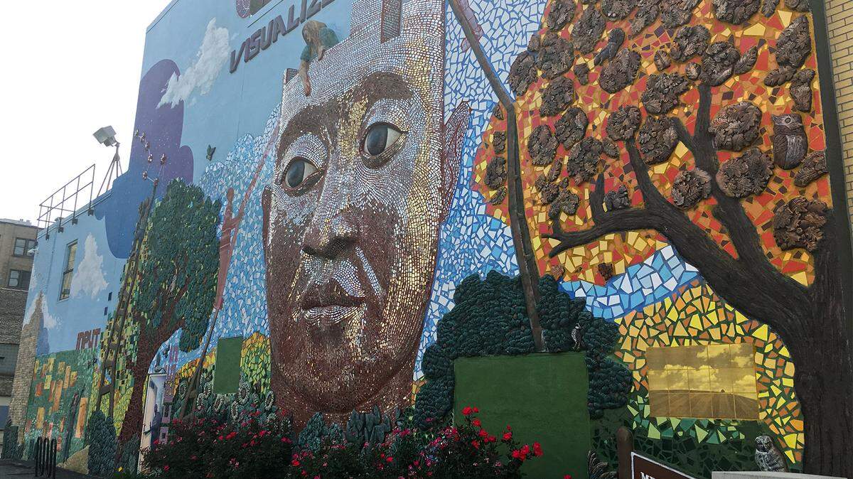 This permanent mural was previously entered in Grand Rapids’ ArtPrize.