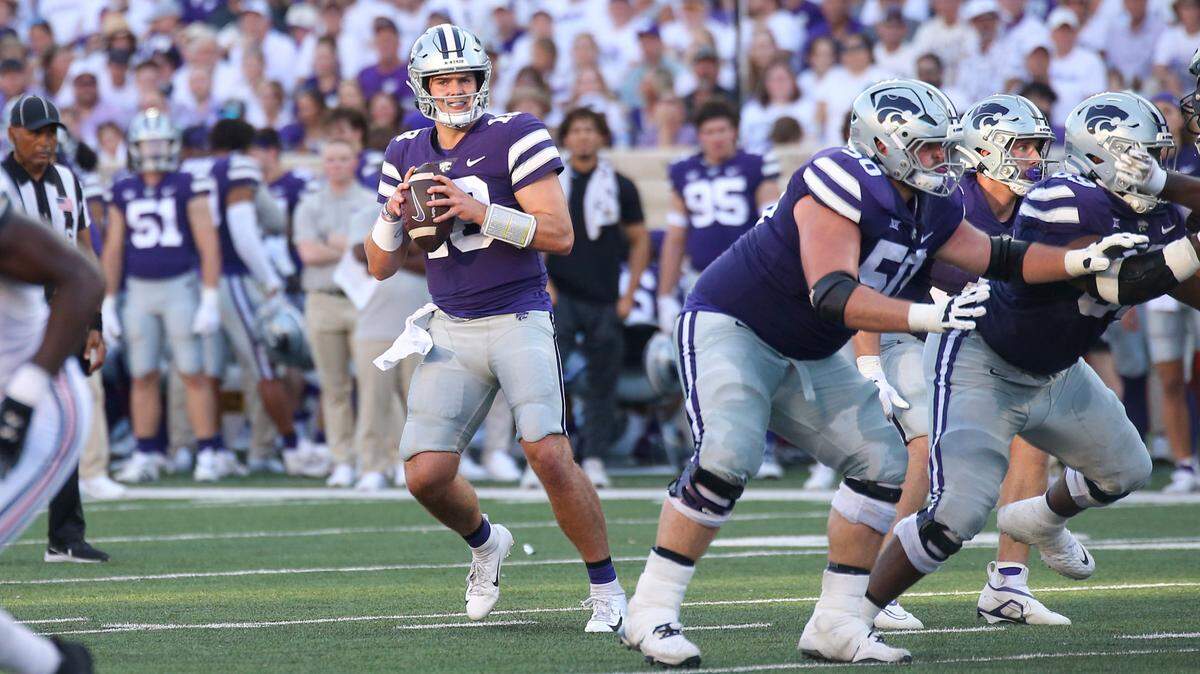 Kansas State Wildcats quarterback Will Howard (18) drops back to pass during the first quarter against the Southeast Missouri State Redhawks at Bill Snyder Family Football Stadium.