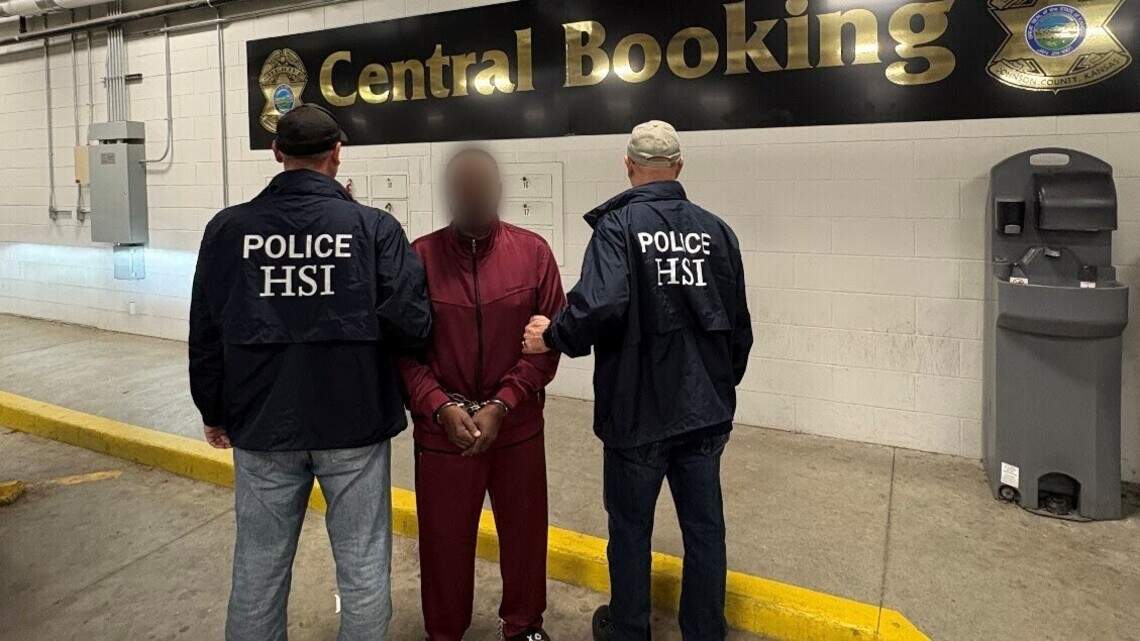 Massive national dragnet snares 11 suspect voters and a lazy mailman | Opinion