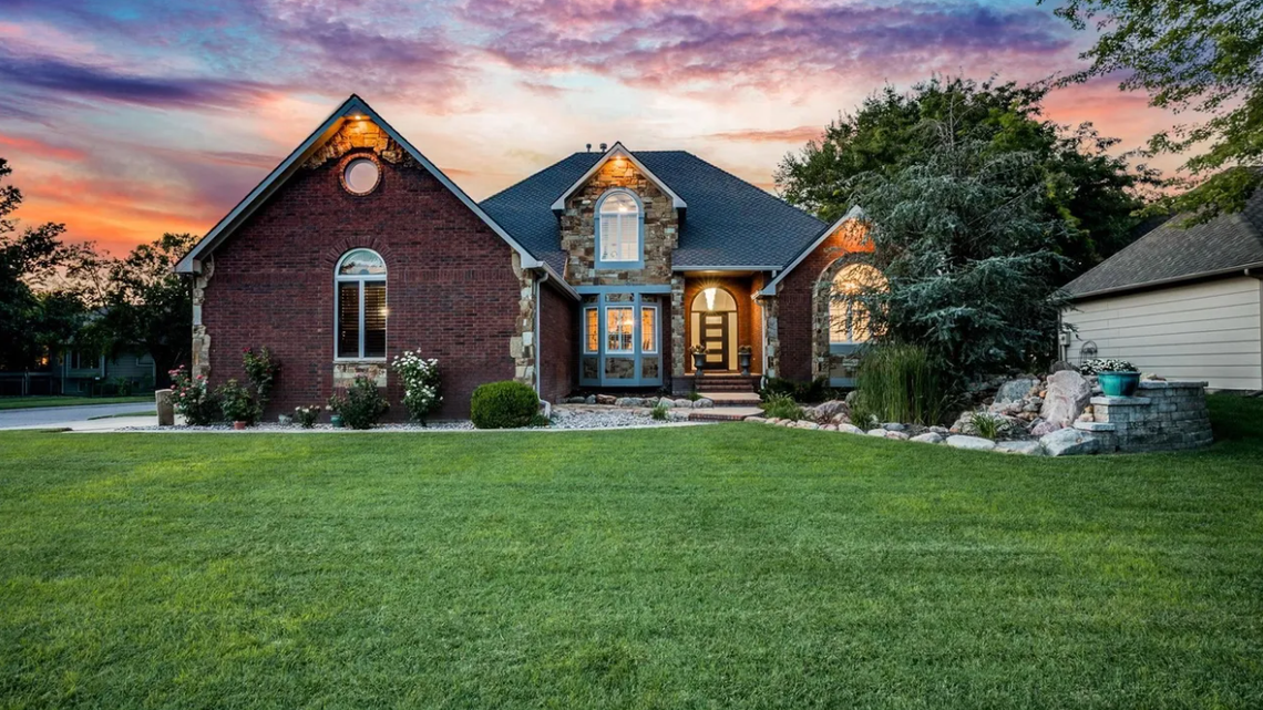 Putting green, pool & movie theater? This Wichita home has distractions — for a price