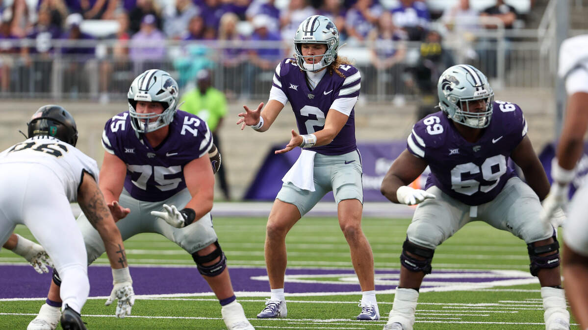Kansas State Wildcats quarterback Avery Johnson (2) waits for the snap during the second quarter against the Army Black Knights at Bill Snyder Family Football Stadium.