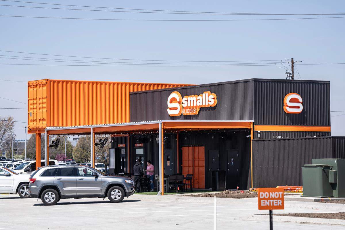 Smalls Sliders opens Tuesday at the Plazzio development, 13th and Greenwich. It’s near the new Hawaiian Bros. restaurant.