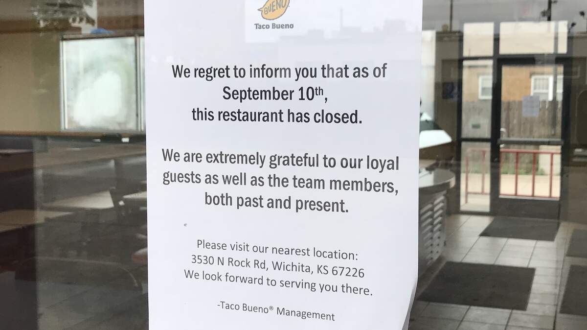 A sign posted in the door at the Central and Hillside Taco Bueno announces that it closed on Monday.