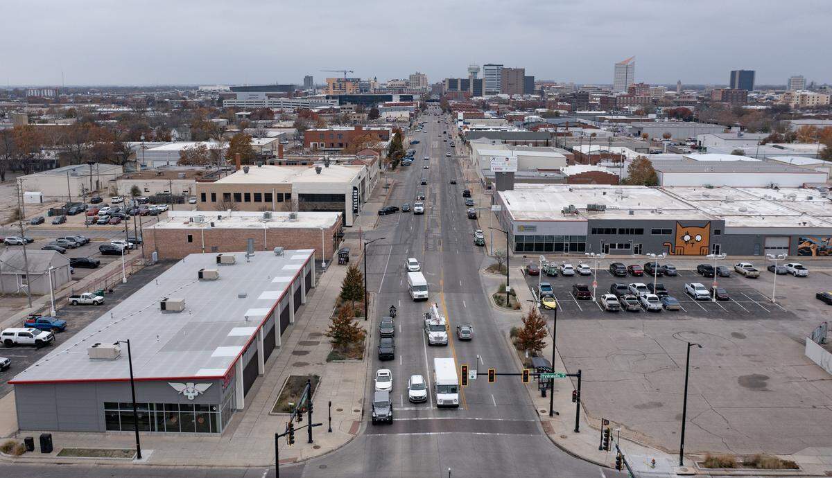 Would it be better if Douglas Avenue had only three lanes between Washington and Grove? You can make your voice heard at upcoming meetings.