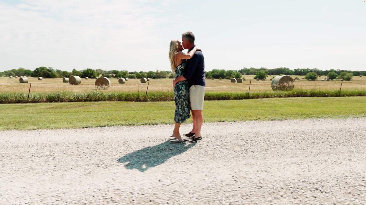 Yes, the hay bales during the Wichita hometown visit were bucolic and lovely, but the most interesting thing that happened on this week’s “Golden Bachelorette” wasn’t even anything on the show.