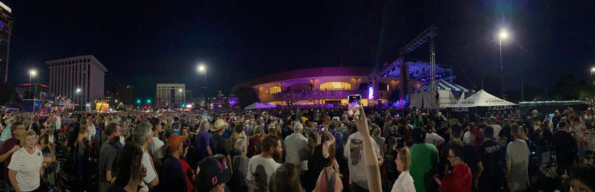 An estimated crowd of more than 50,000 people packed onto Kennedy Plaza on Saturday for a concert by country legend Willie Nelson.