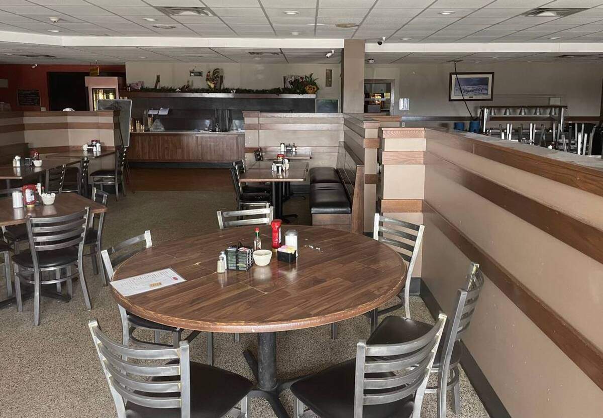 The old Charlie’s Restaurant space at the Newell Travel Plaza was briefly Rob’s Country Kitchen. Now, it’s Newton’s Family Diner.