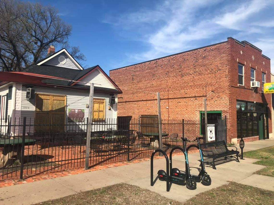 A pop-up restaurant called Munchopotomus will open inside the Little House next to the Shamrock Lounge this week.