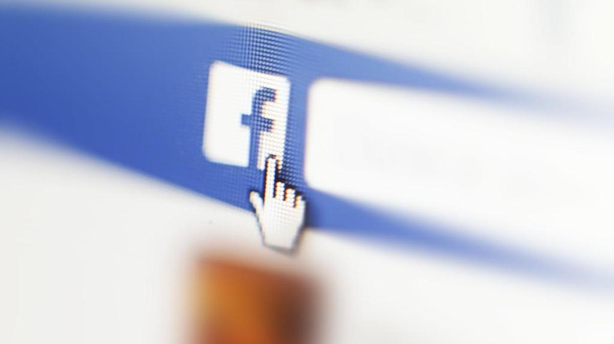Facebook has launched a food-ordering service on app and desktop.