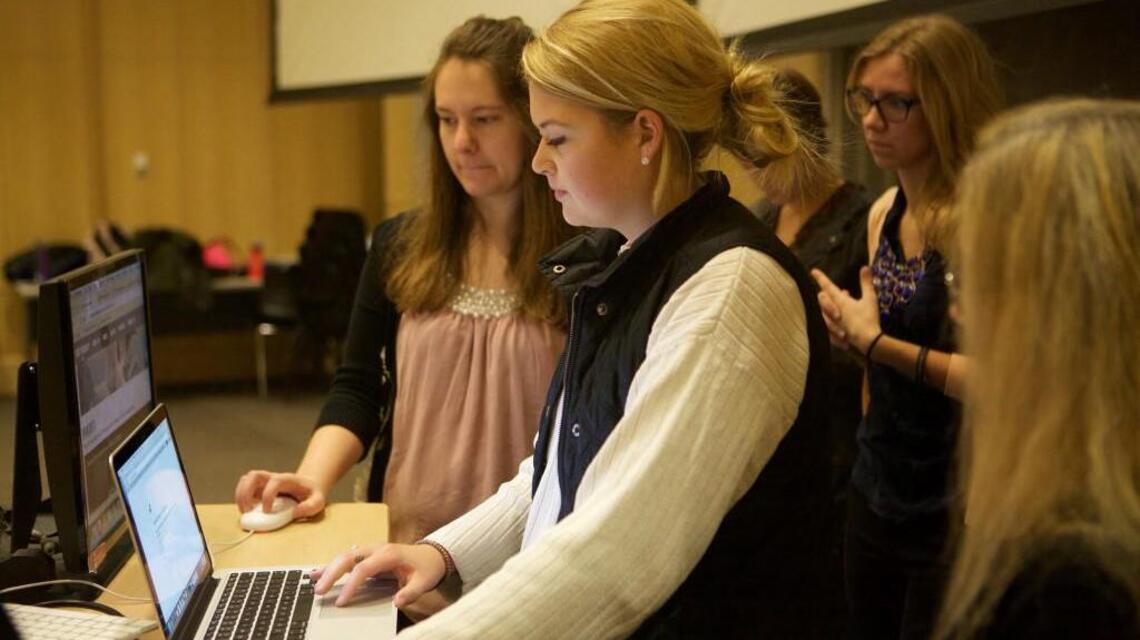 College campaign encourages students to look beyond beauty stereotypes