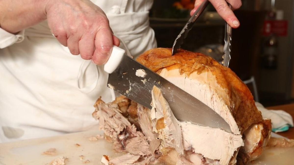 Thanksgiving leftovers, if not frozen, should be discarded after four days in order to avoid food-borne illness, experts say. (Nov. 20, 2014)