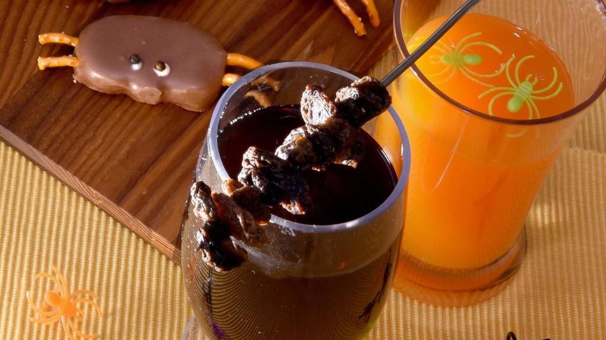 Witch’s Potion, left, and Floating Spiders, served with Reese’s Spiders.