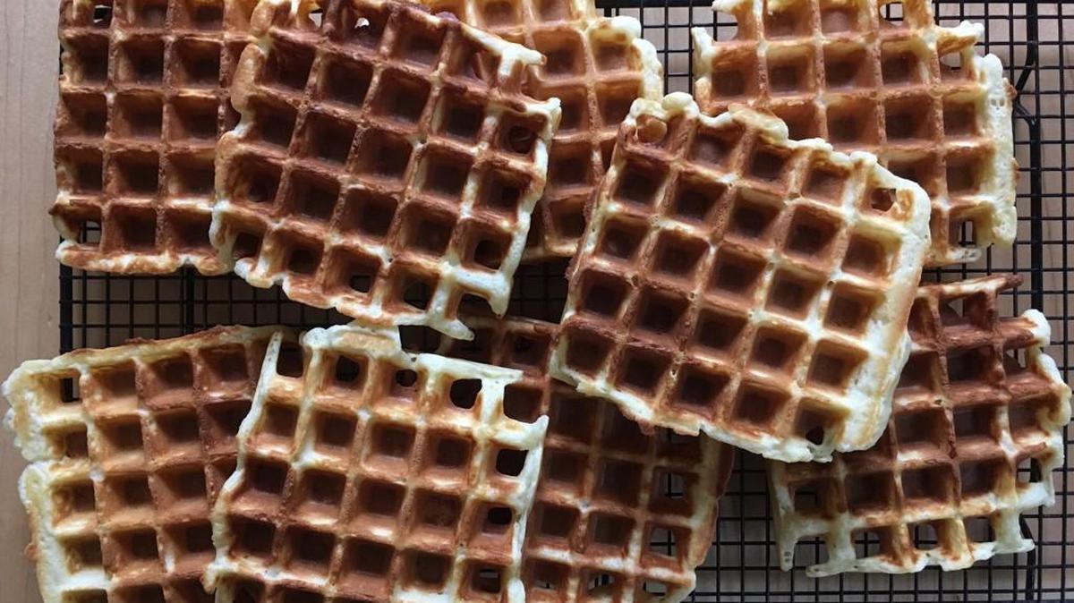 Hungry for delicious waffles? They’re the perfect summer breakfast.