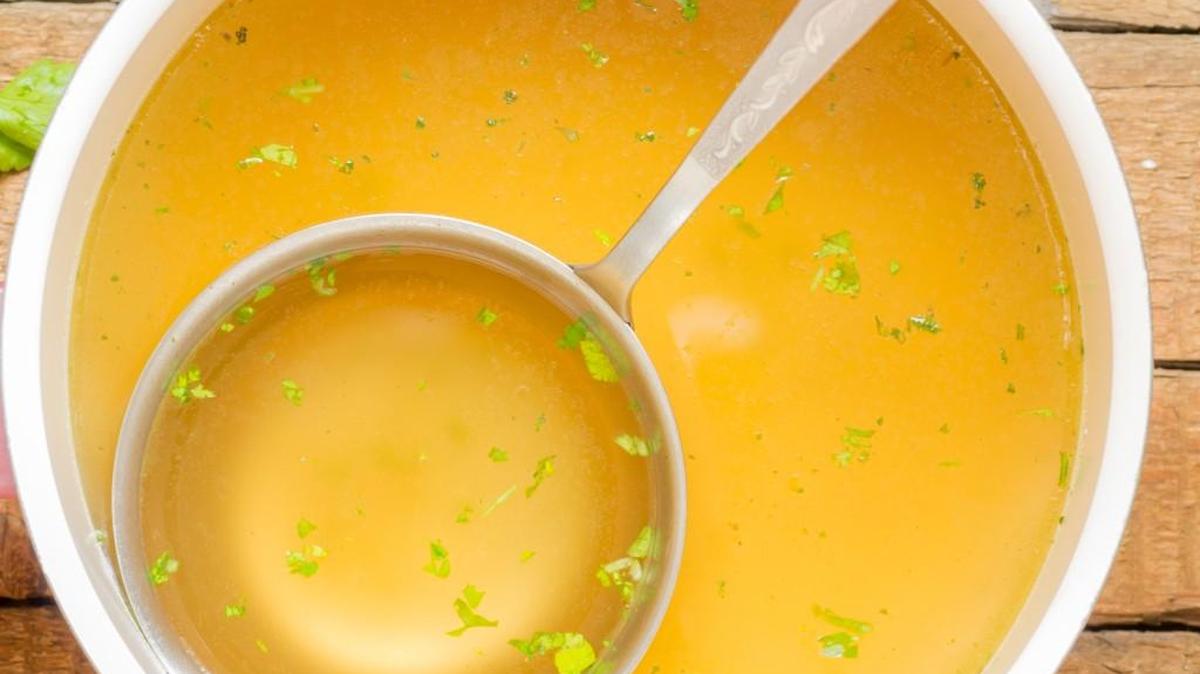 What do nutritionists think about food trends like bone broth?