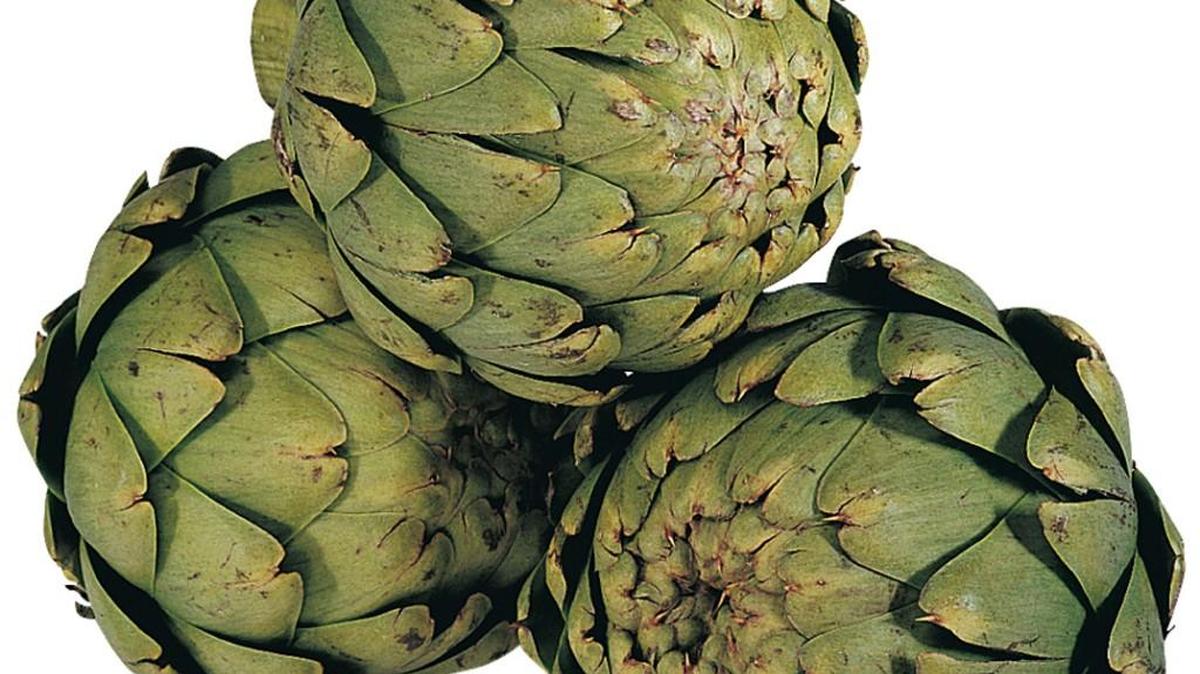 Artichokes are the star of an easy holiday dip.