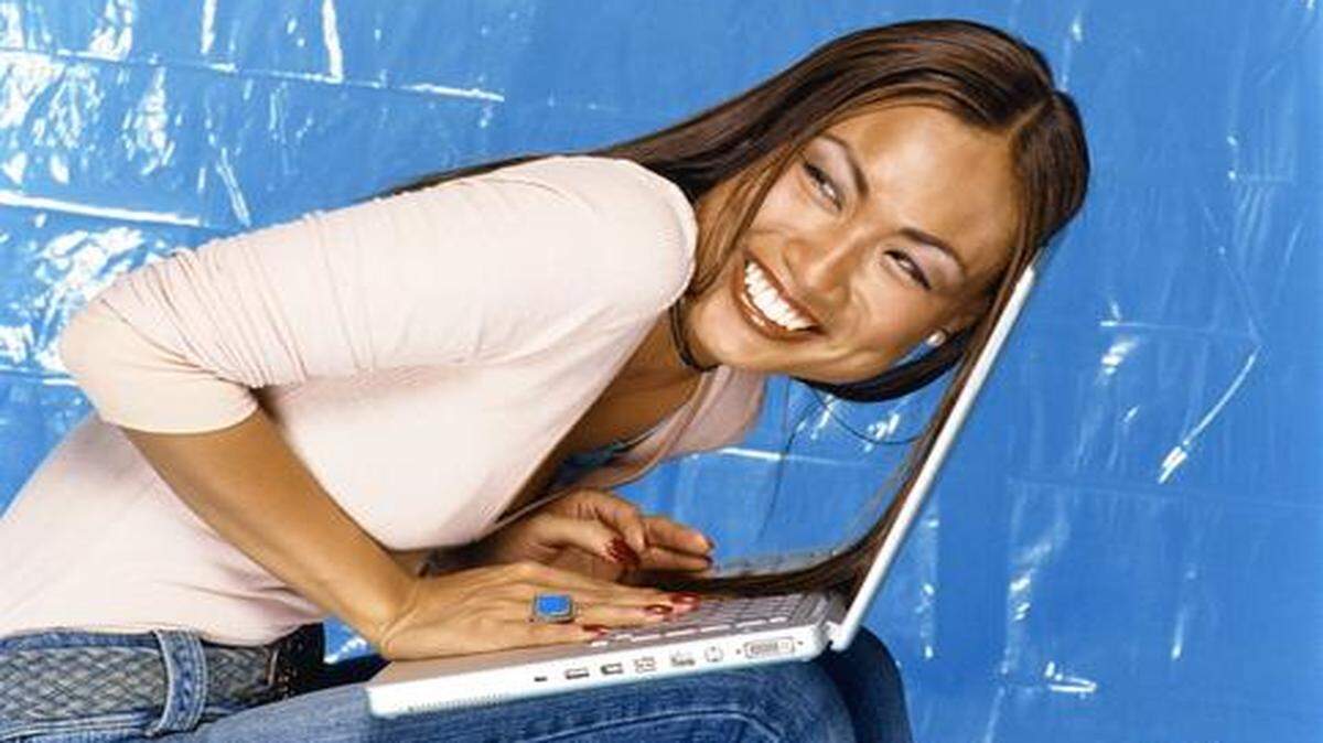 
If you ever find yourself spending more time on the Internet or your phone than you intended, know first that you’re not alone – and second, that this is a key symptom of Internet addiction.
