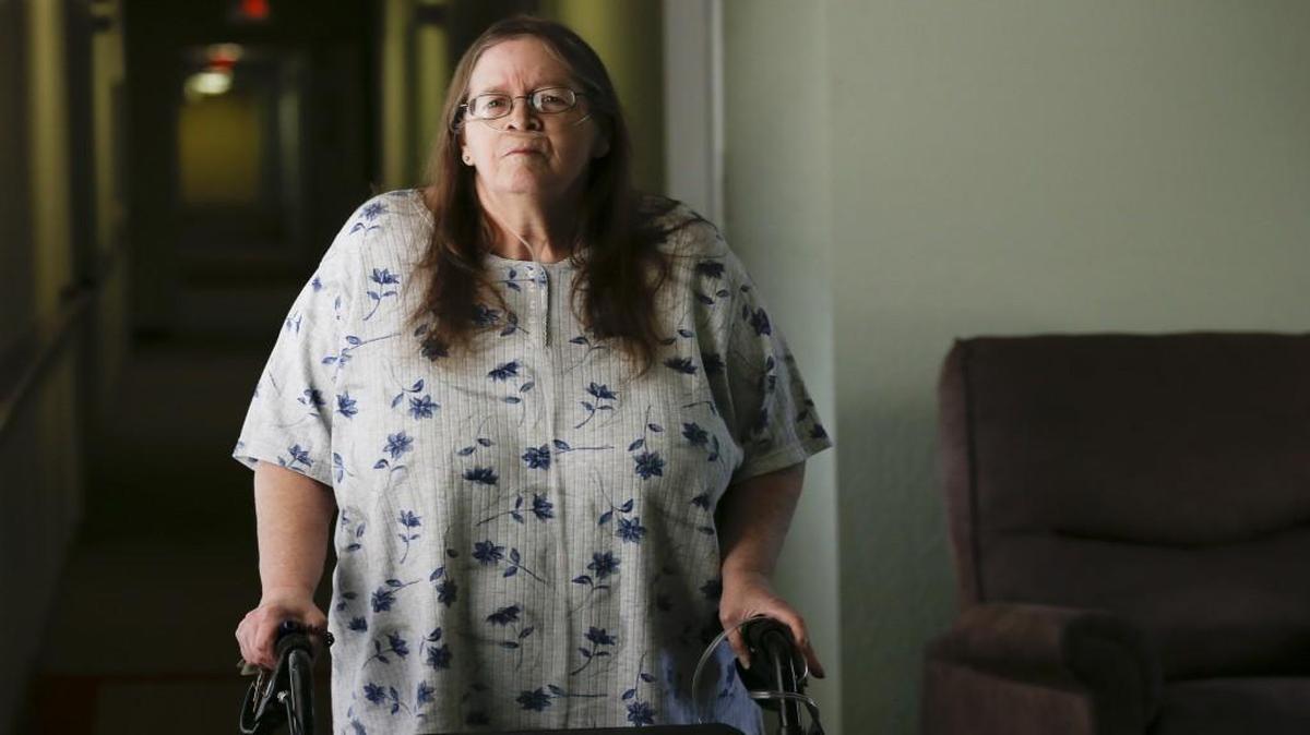 Carol Harms has been living with hepatitis C for years. Now, she is in remission, thanks to new antiviral drugs. (Aug 22, 2017)