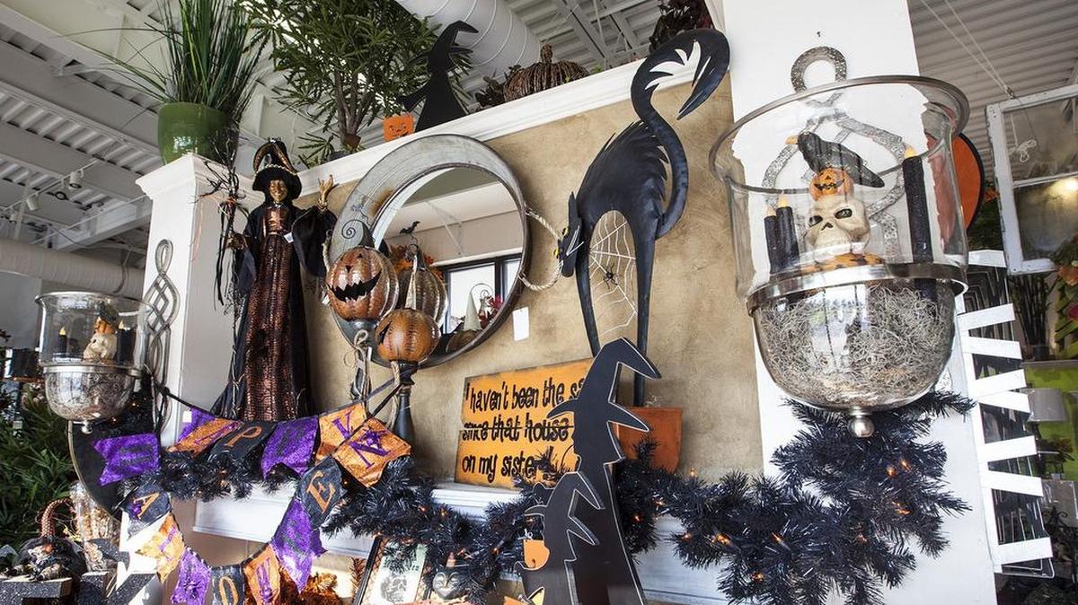 
Eva Kaufman of A Cornacopia suggests adding specific Halloween elements to a holiday display, then switching them out for turkeys, pheasants and pilgrims for Thanksgiving. 
