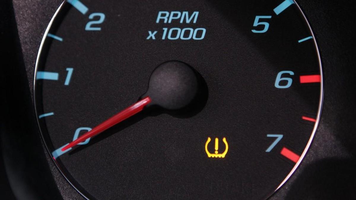 The Tire Pressure Monitoring System icon may look like a bag holding an exclamation point.