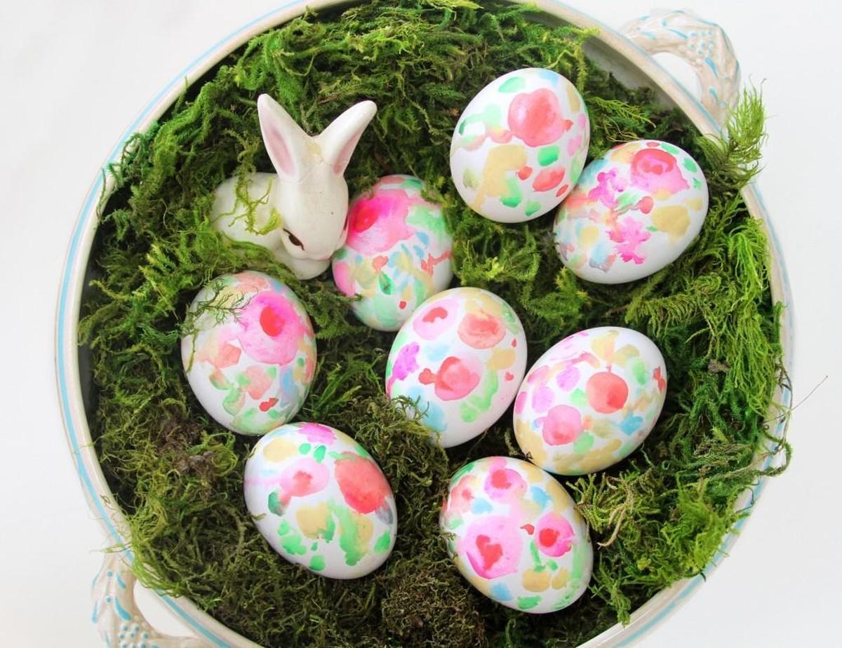Children can participate in egg hunts throughout the Kansas City area this weekend.