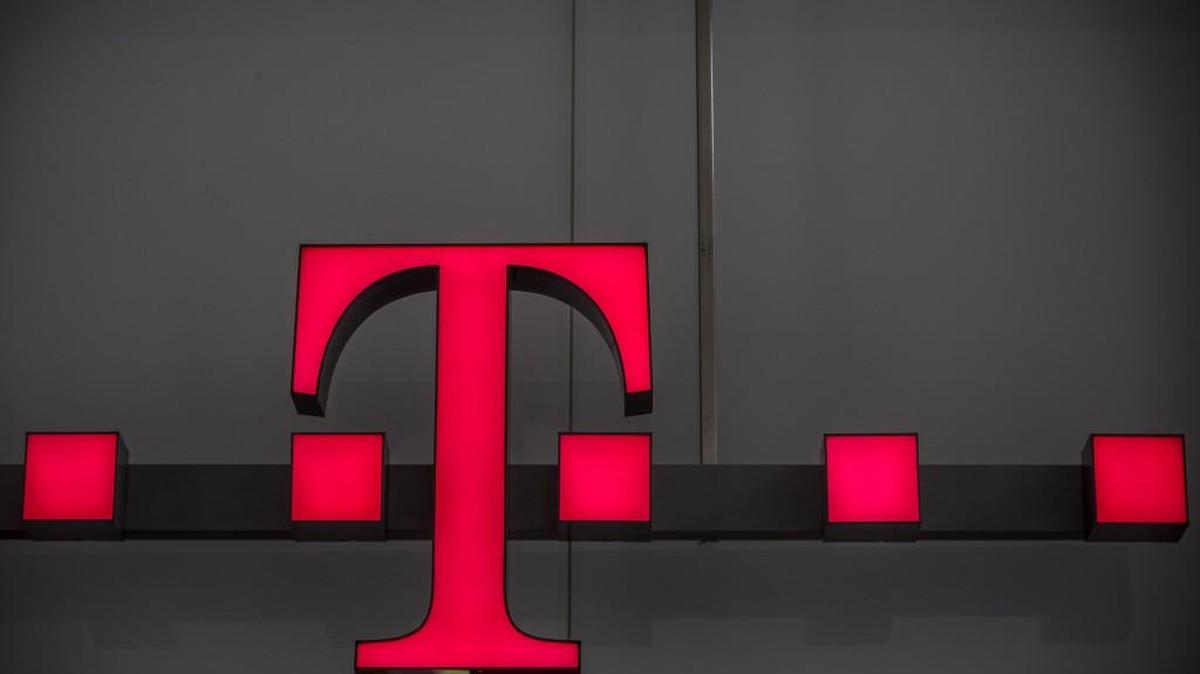 The T-Mobile logo for Deutsche Telekom