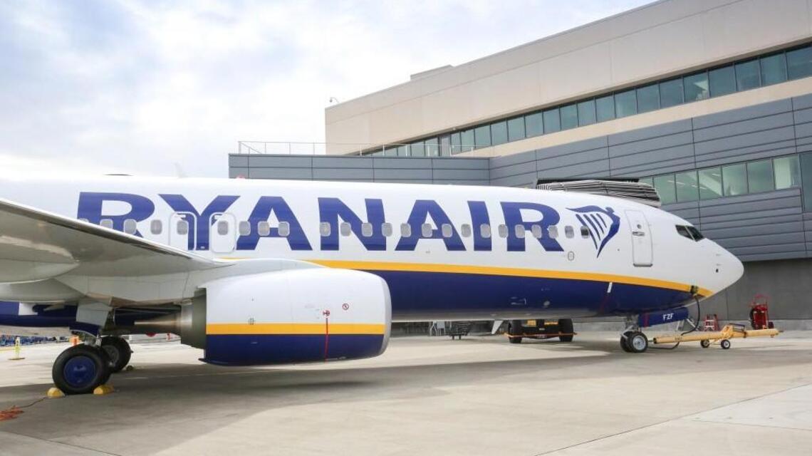 Ryanair takes milestone 450th delivery of Boeing 737-800