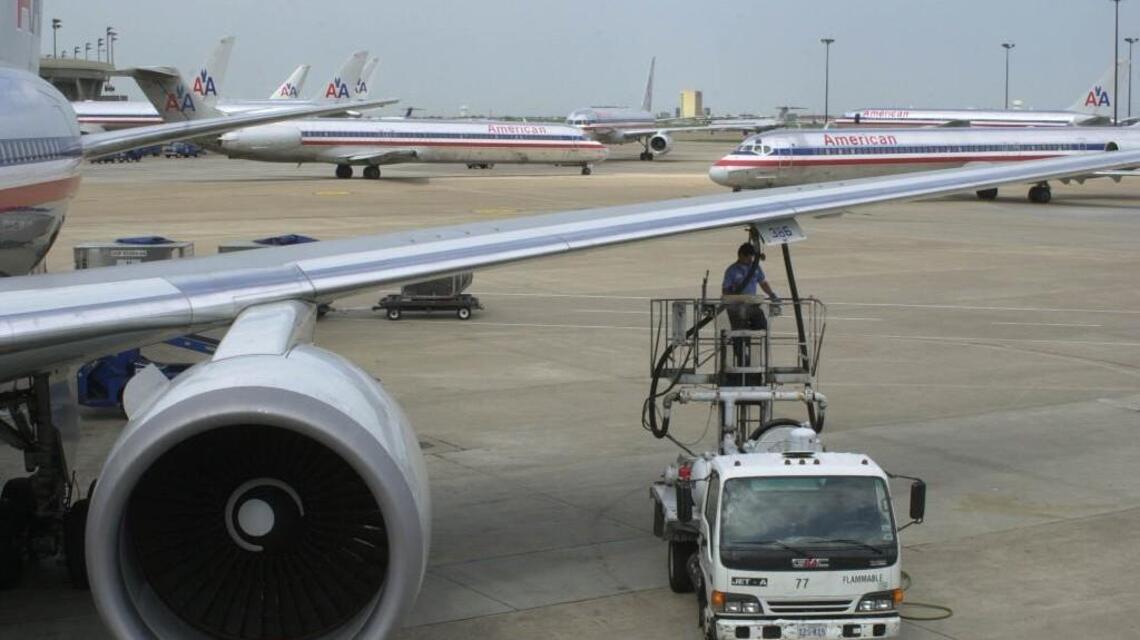 Airline fuel drops 38 percent in October
