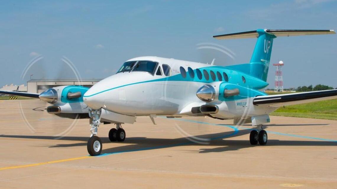 Wheels Up teal plane targets ovarian cancer