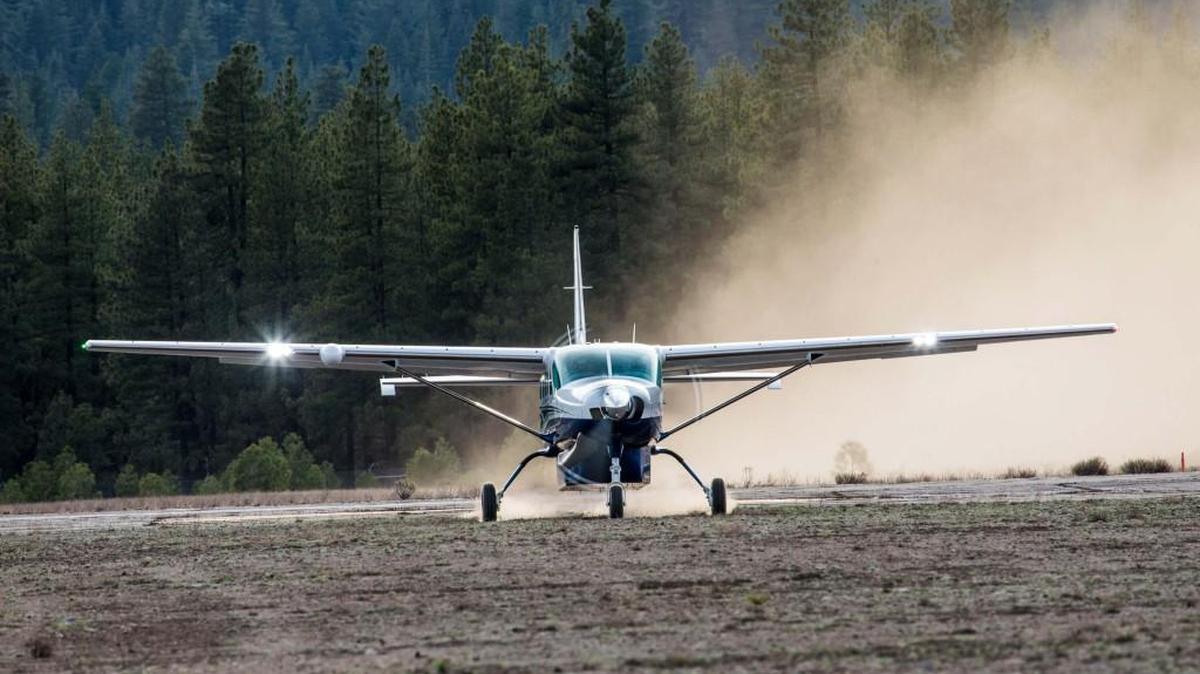 Surf Air Mobility Inc. will purchase up to 150 Cessna Grand Caravan EX single-engine turboprop planes from Textron Aviation.