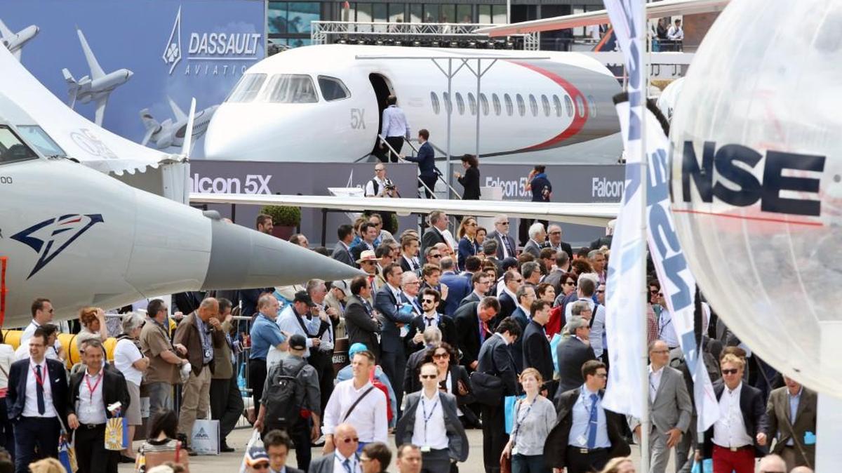 Visitors crowd at Paris Air Show in Le Bourget, north of Paris, in 2015.