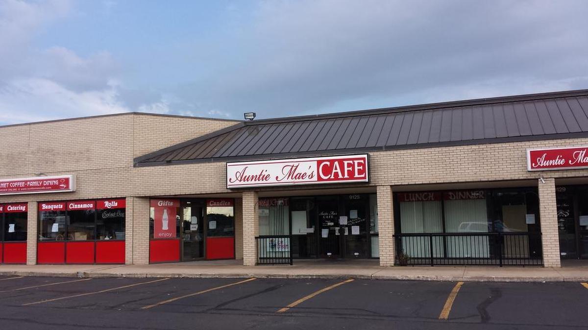 
The west-side Auntie Mae’s near Central and Tyler is now closed. 
