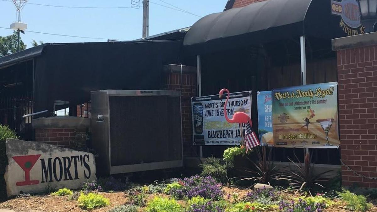Mort’s Martini and Cigar Bar is having another parking lot party, this time for boxer Nico Hernandez and the weigh-in before his weekend bout.