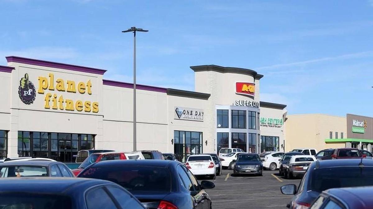 A new 300-person call center is opening at New Leaf Plaza at 21st and Amidon.