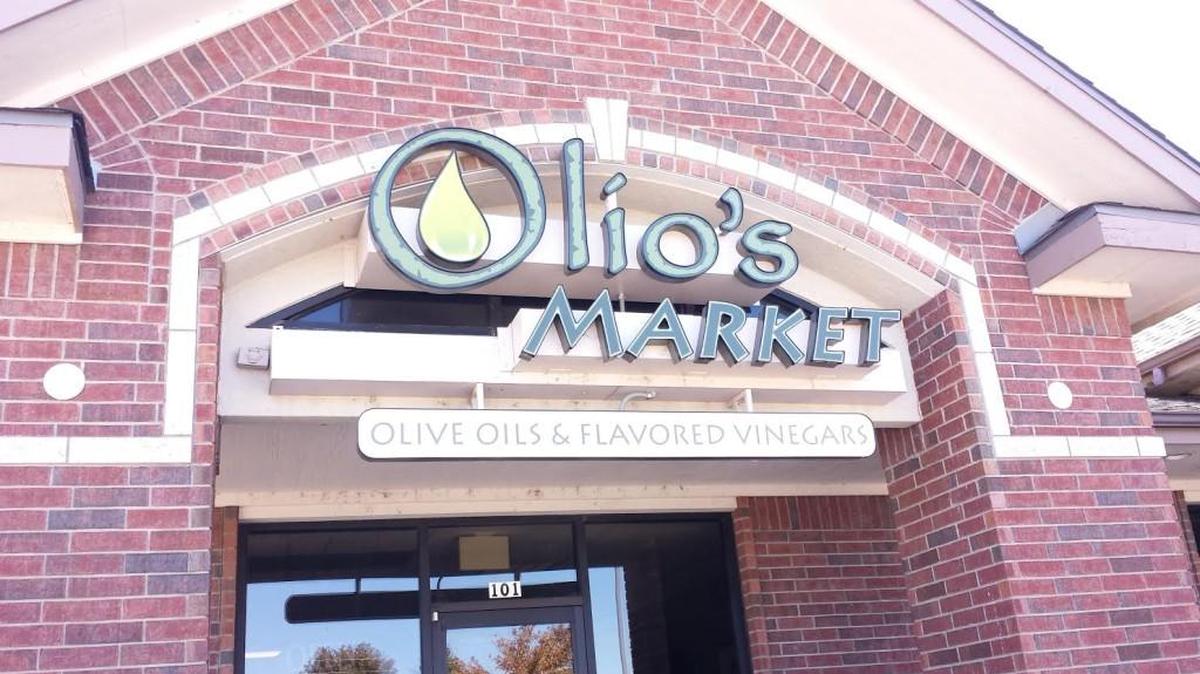 
The west-side Olio’s Market at 10051 W. 21st St. next to LaMar’s Donuts. A second Olio’s is opening at Piccadilly Square at Central and Rock Road.
