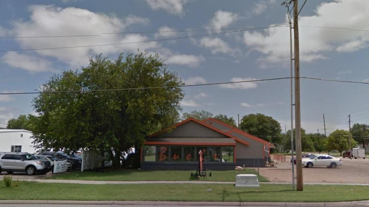 Buck’s Bar & Grill at Ninth and West Street is closing after about half a year in business.