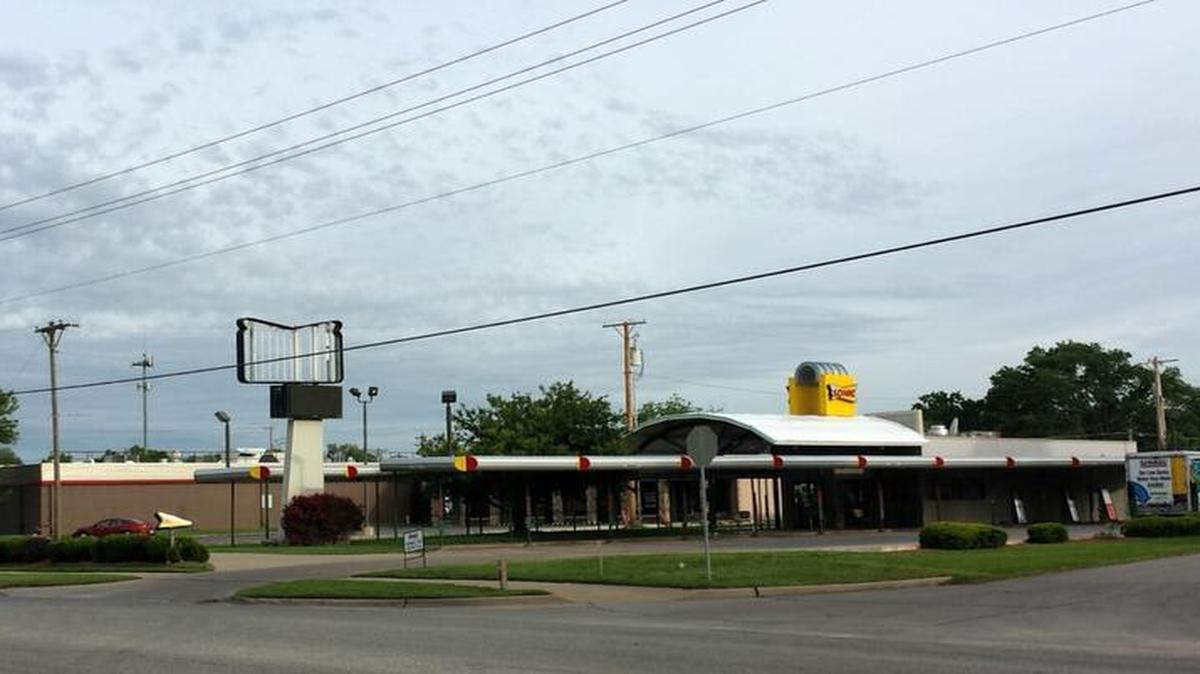 
The Sonic Drive-In at 8612 W. Maple, east of Tyler, is closed, not for good, but for major remodeling. (May 19, 2015)
