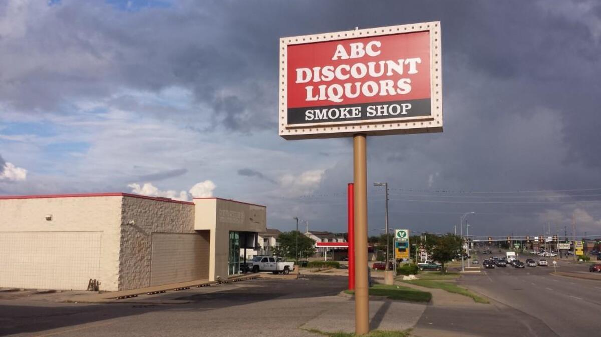 The new occupant for the former A-OK Pawn Shop near Central and Ridge will be its neighbor next door, ABC Discount Liquor. (Aug. 31, 2016)