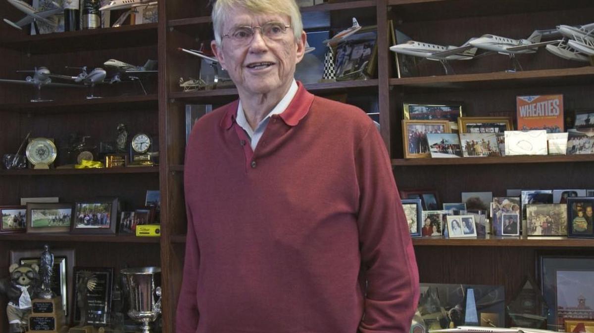 Jack DeBoer is consolidating offices for his Consolidated Holdings and WaterWalk Hotel Apartments at the former Lakeside Club near 21st and Webb Road.