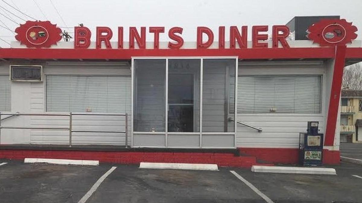 Brints Diner, near the northeast corner of Lincoln and Oliver, has, once again, closed.